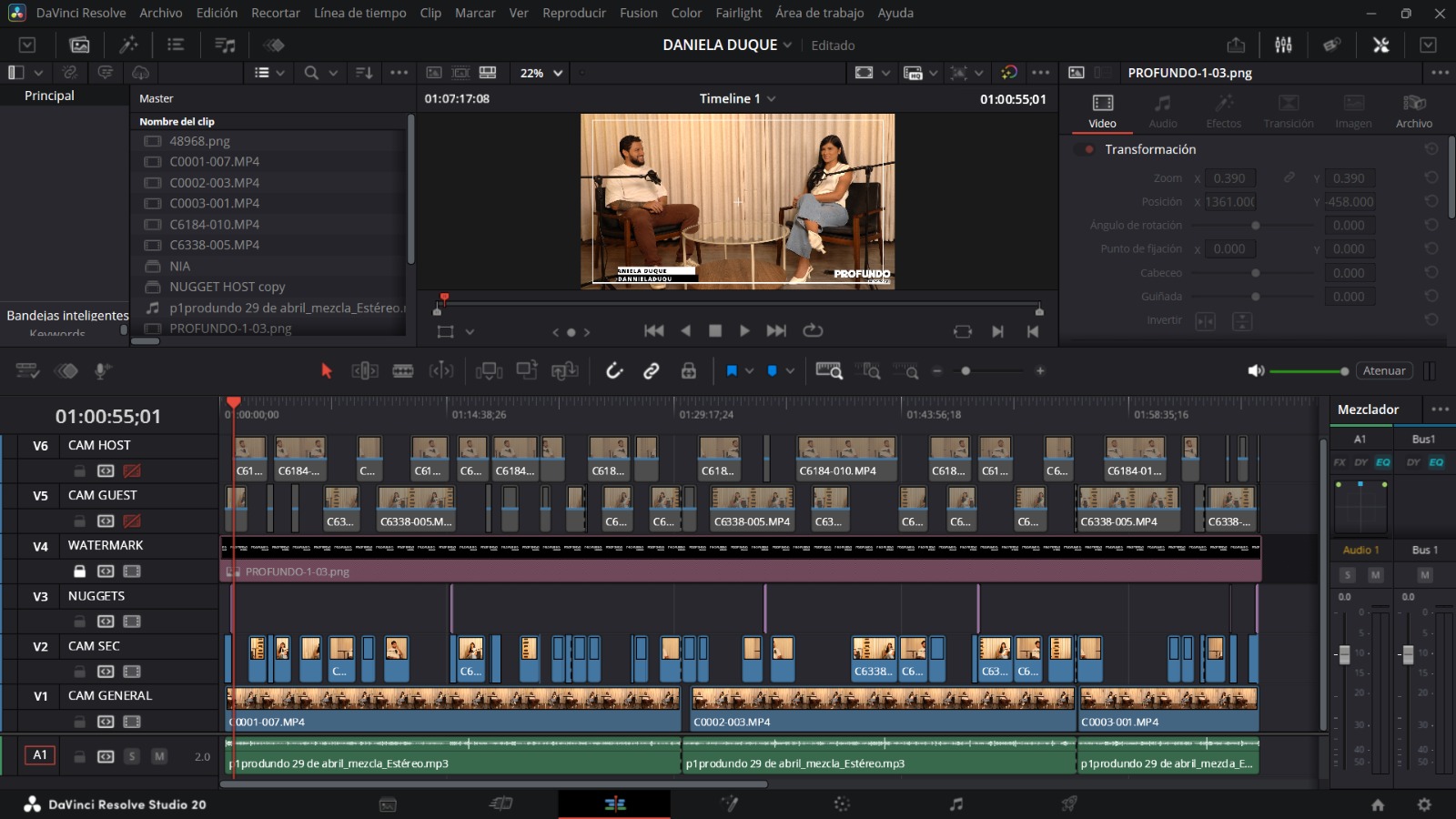 Línea de tiempo de DaVinci Resolve del podcast Profundo con cámaras de anfitrión, invitada y general